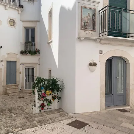 La Piazzetta * Μαρτίνα Φράνκα